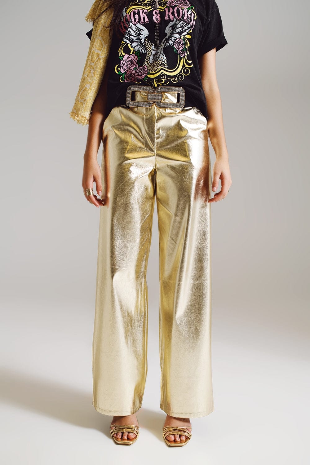 Q2 Women's Pants & Trousers Metallic Straight Leg Pants In Gold
