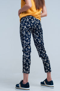 Q2 Women's Pants & Trousers Navy floral pants with a belt