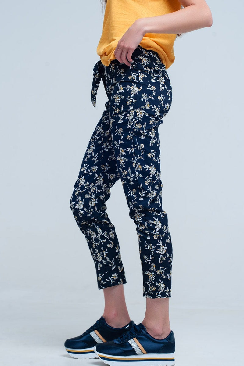 Q2 Women's Pants & Trousers Navy floral pants with a belt