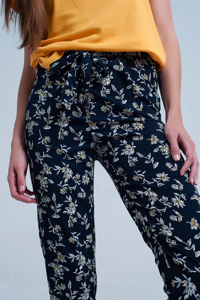 Q2 Women's Pants & Trousers Navy floral pants with a belt