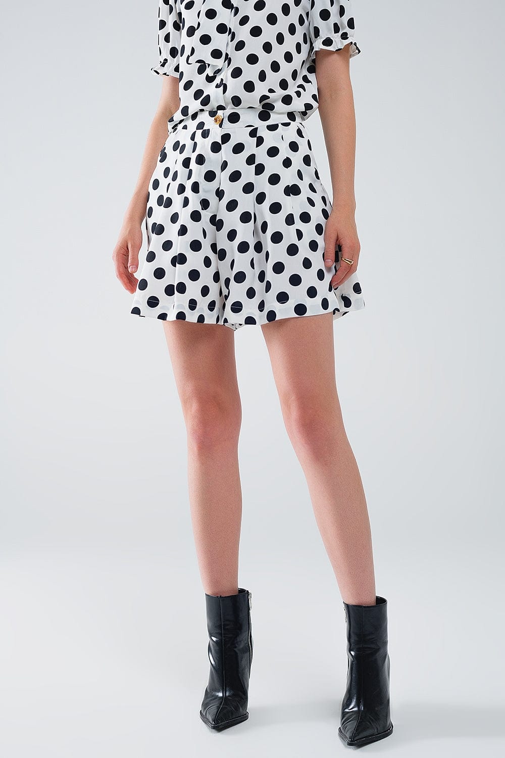 Q2 Women's Pants & Trousers Polka Dot Shorts With Pockets