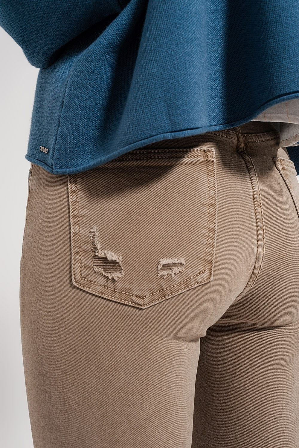 Q2 Women's Pants & Trousers Raw Hem Skinny Jeans in Beige