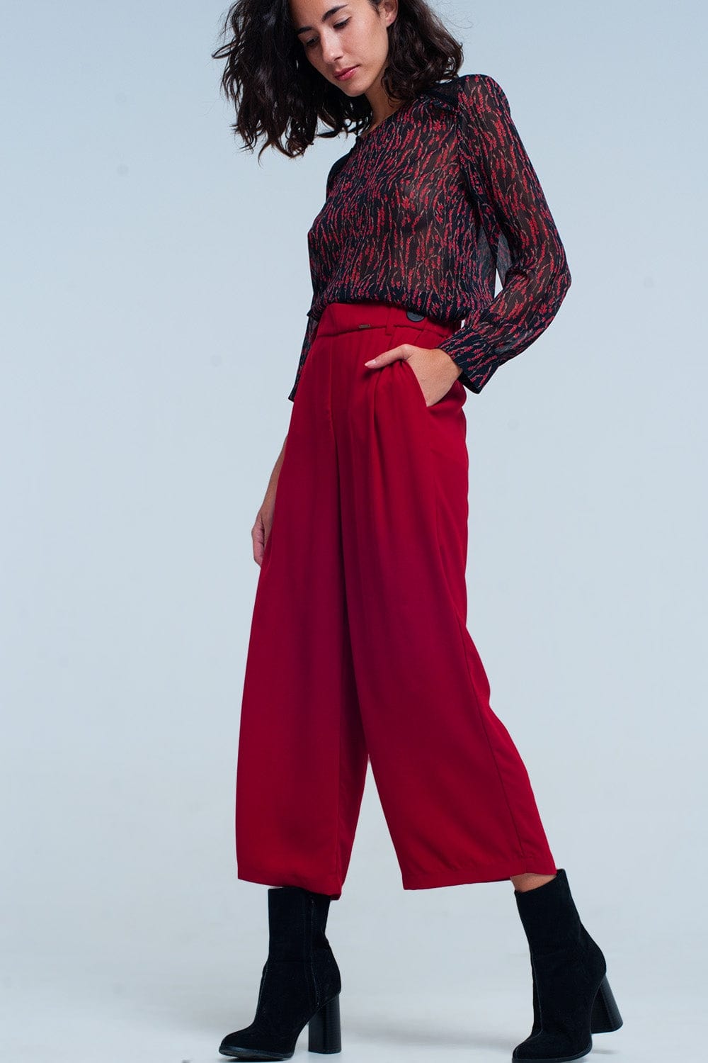 Q2 Women's Pants & Trousers Red wide leg culottes with belt detail