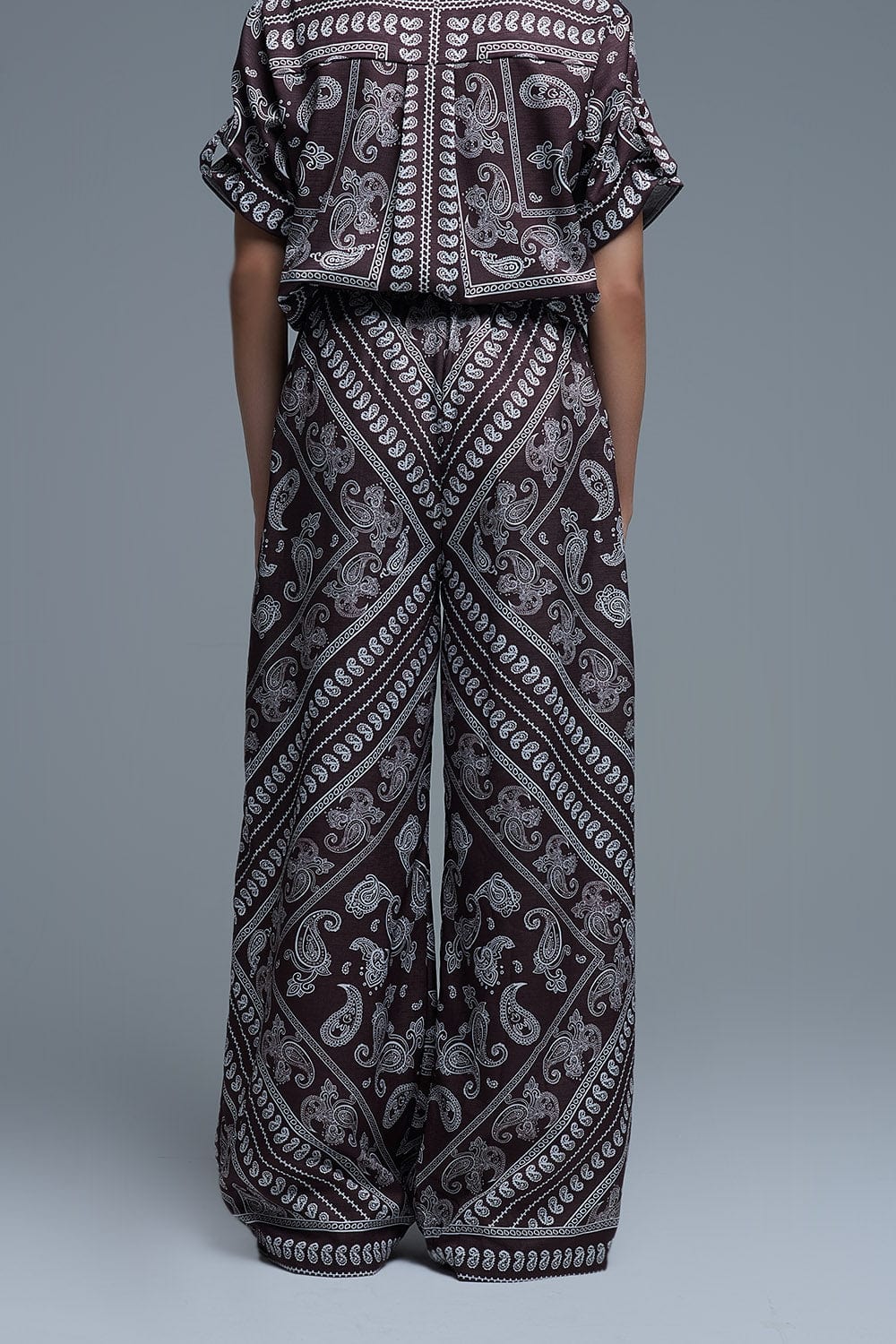 Q2 Women's Pants & Trousers Relaxed Paisley Print Pants With Adjustable Drawstring In Brown