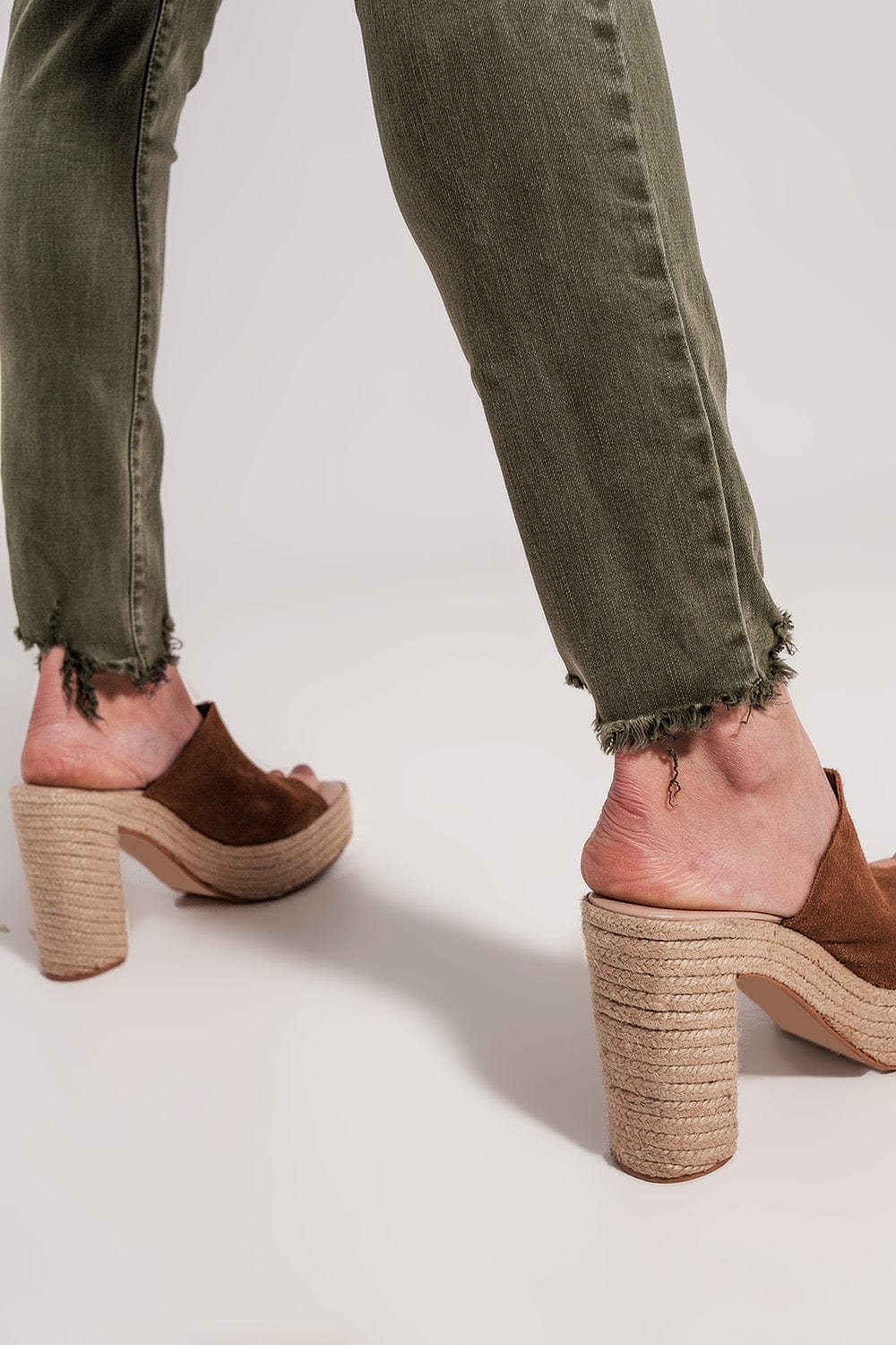 Q2 Women's Pants & Trousers Ripped Skinny Jean in Green