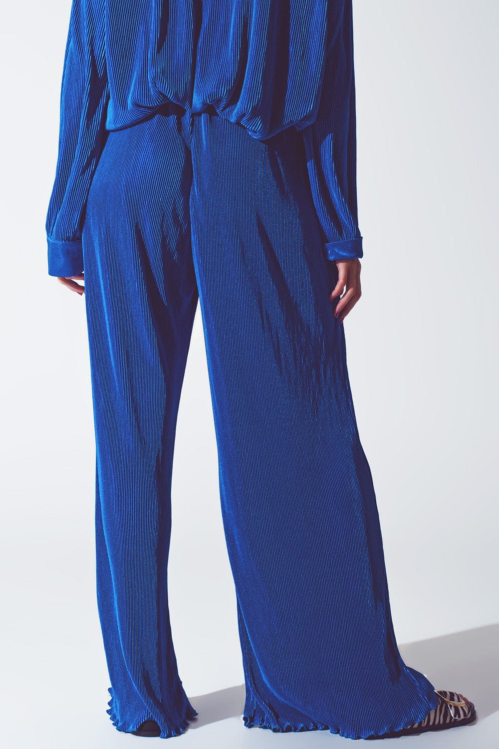 Q2 Women's Pants & Trousers Satin Pleated Wide Leg Pants in Blue