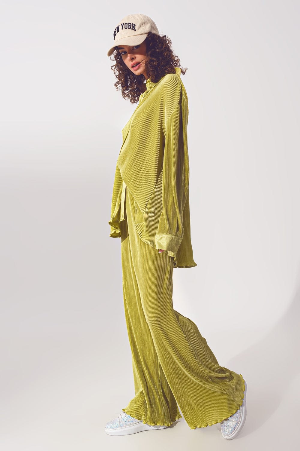 Q2 Women's Pants & Trousers Satin Pleated Wide Leg Pants in Green