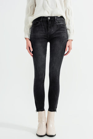 Q2 Women's Pants & Trousers Skinny Jeans with Ankle Zip in Black Wash