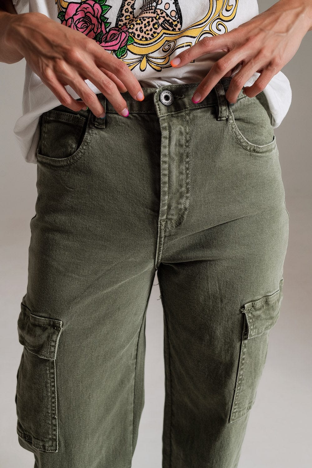 Q2 Women's Pants & Trousers Straight Leg Cargo Jeans In Olive Green