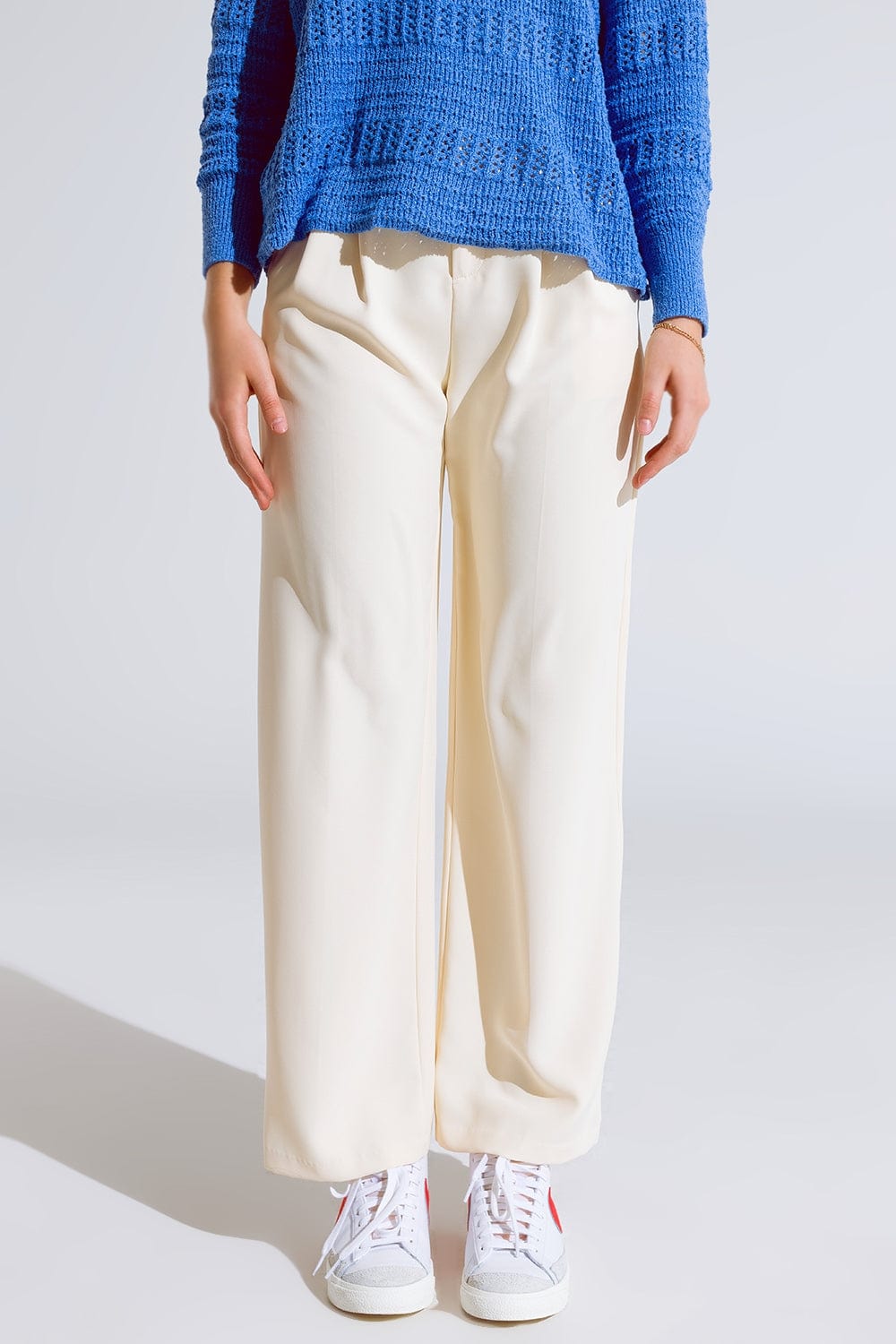 Q2 Women's Pants & Trousers Straight Leg Trousers With Side Pockets And Darts In Cream