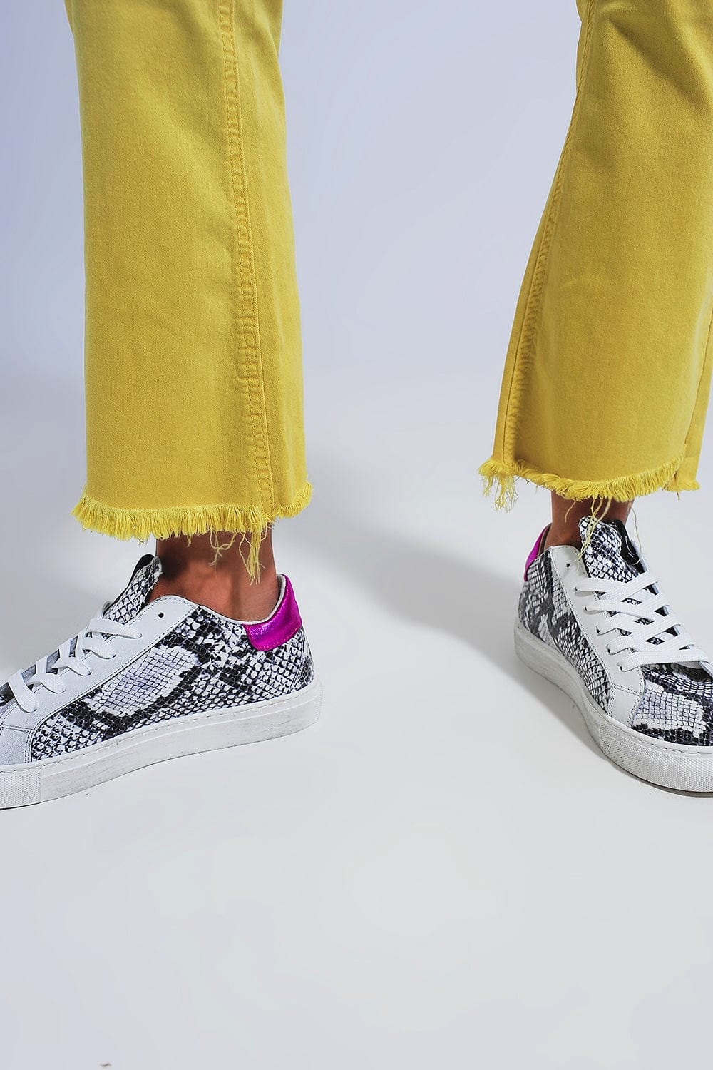 Q2 Women's Pants & Trousers Straight Pants in Yellow with Wide Ankles