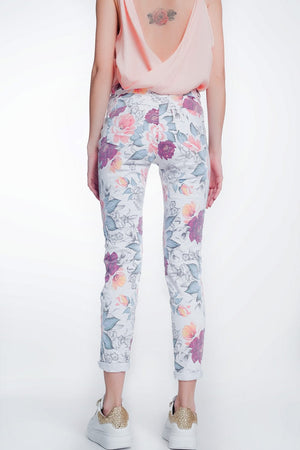 Q2 Women's Pants & Trousers White Boyfriend Jeans with Floral Print