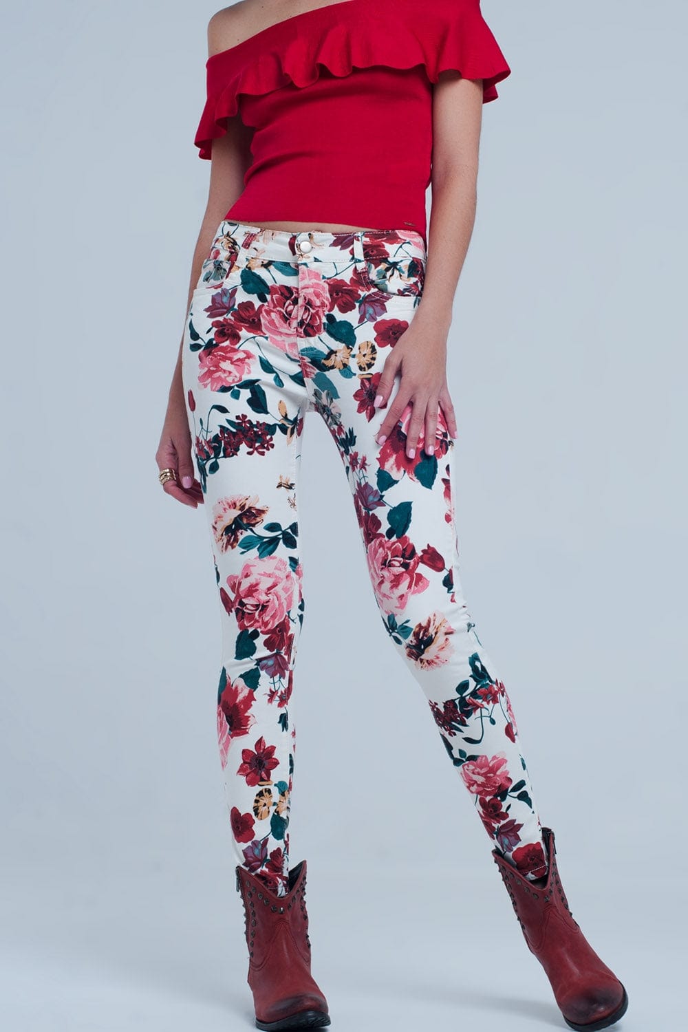 Q2 Women's Pants & Trousers White Jeans with Roses Print