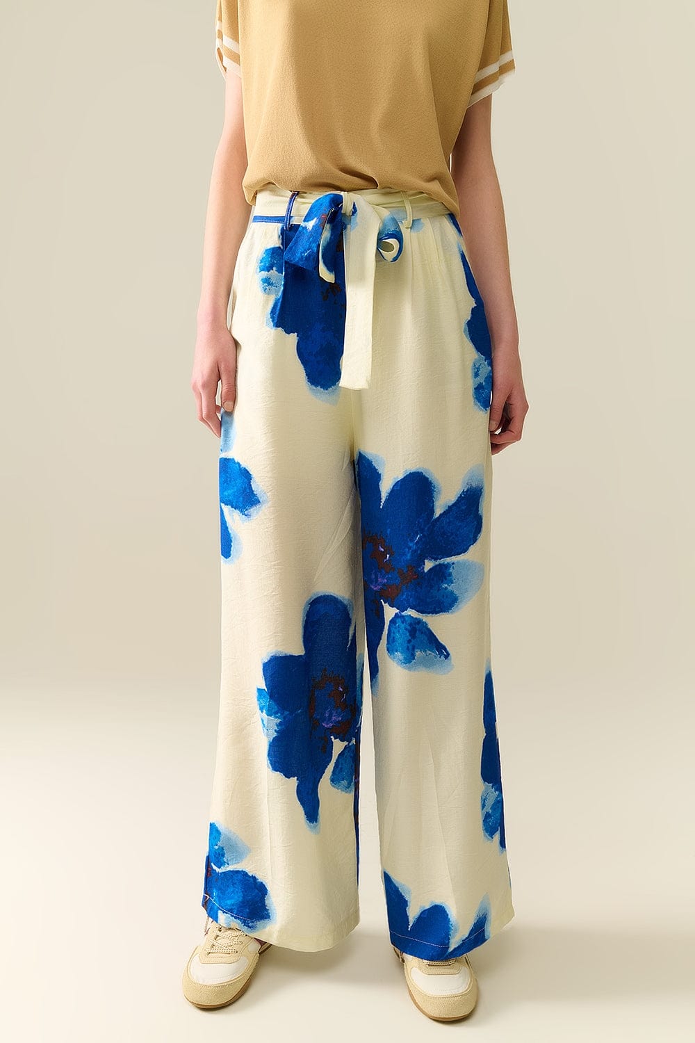 Q2 Women's Pants & Trousers White Palazzo Pants With Blue Tropial Flower Print And Matching Belt