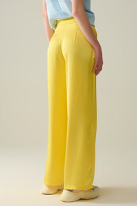 Q2 Women's Pants & Trousers Yellow Wide Leg Pants In Textured Satin