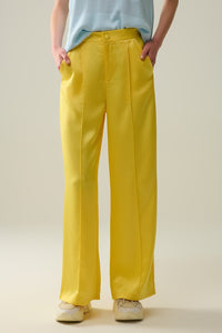 Q2 Women's Pants & Trousers Yellow Wide Leg Pants In Textured Satin