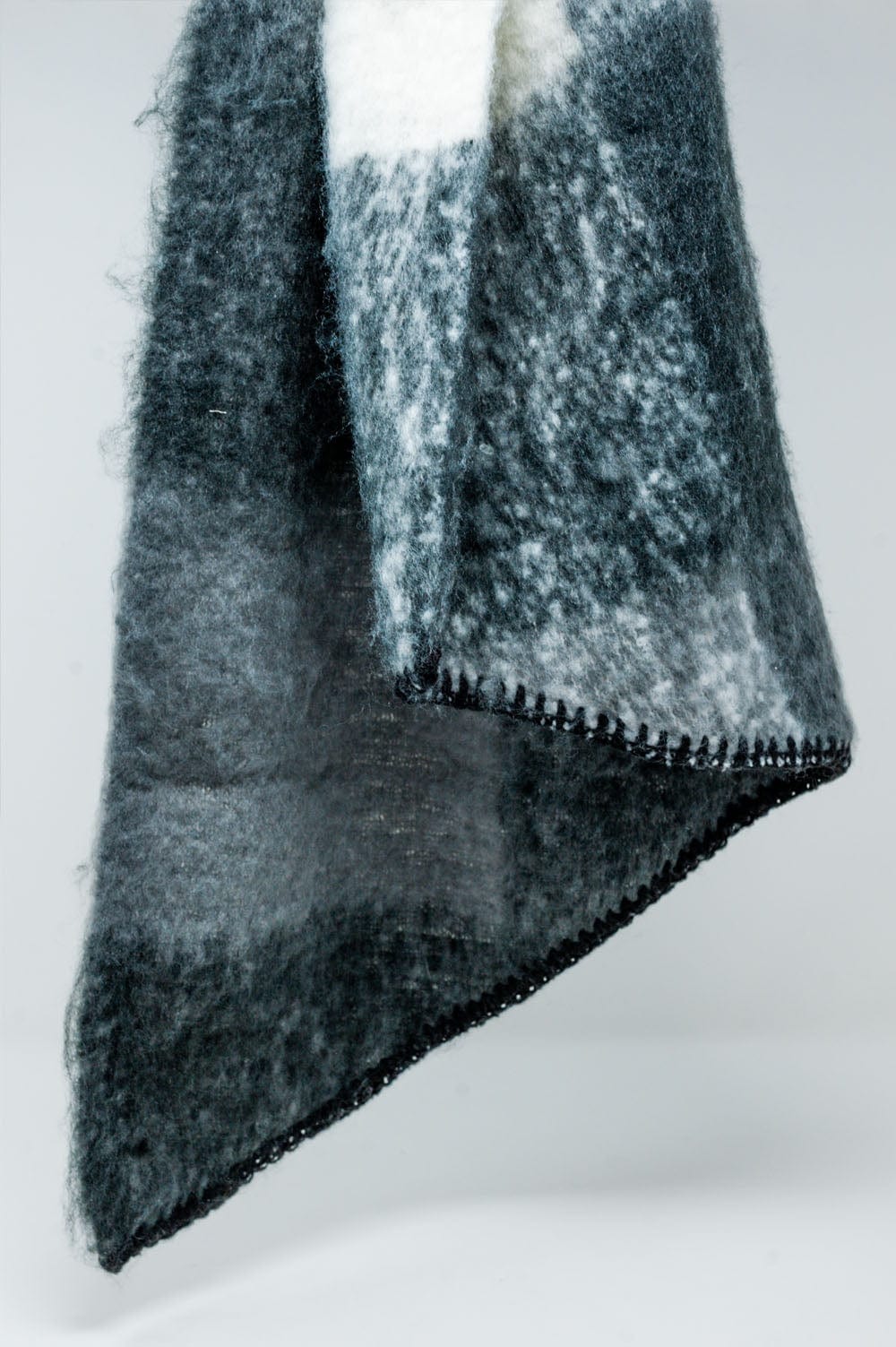 Q2 Women's Scarves, Wraps, & Gloves One Size / Black / China Scarf in Black and White