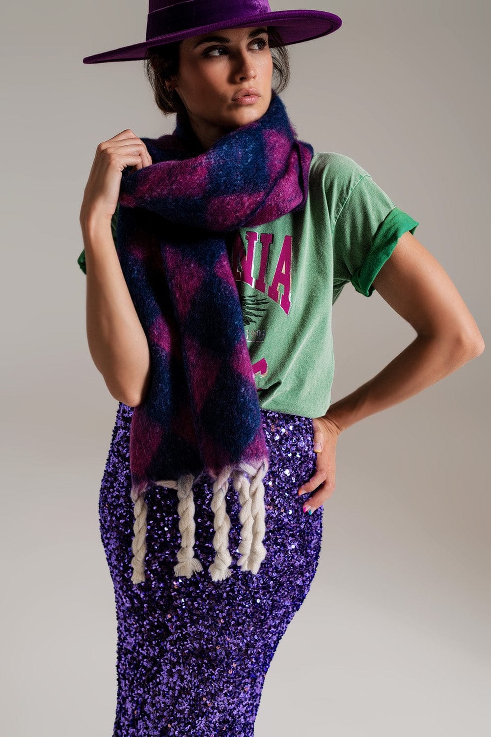 Q2 Women's Scarves, Wraps, & Gloves One Size / Fuchsia Chunky Scarf In Argyle Pattern In Purple And Pink