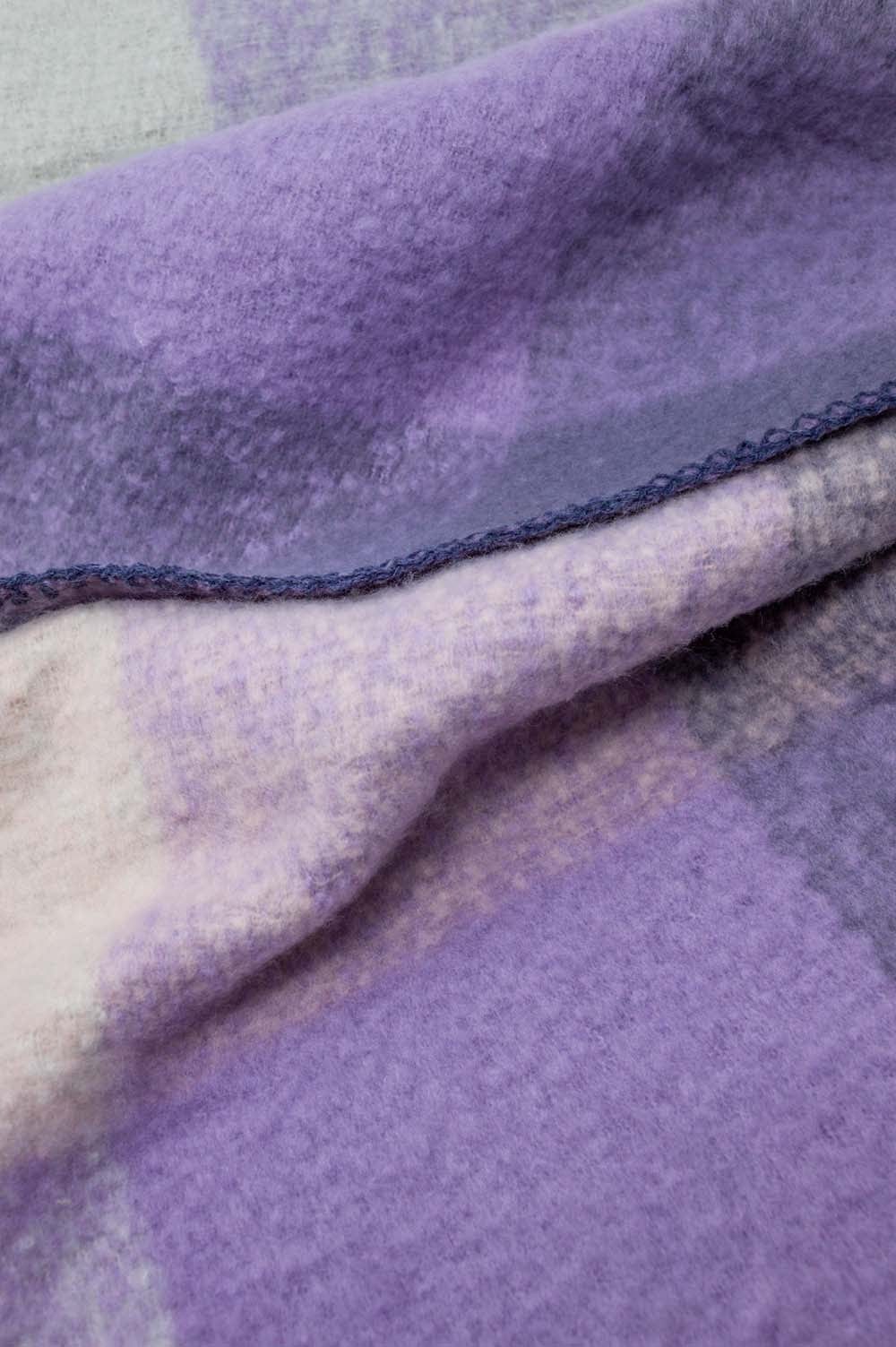 Q2 Women's Scarves, Wraps, & Gloves One Size / Purple / China Scarf in Beige and Purple