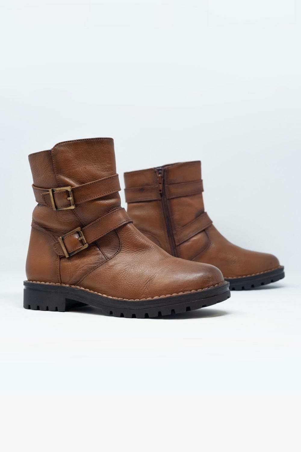 Q2 Women's Shoe Brown buckled boots