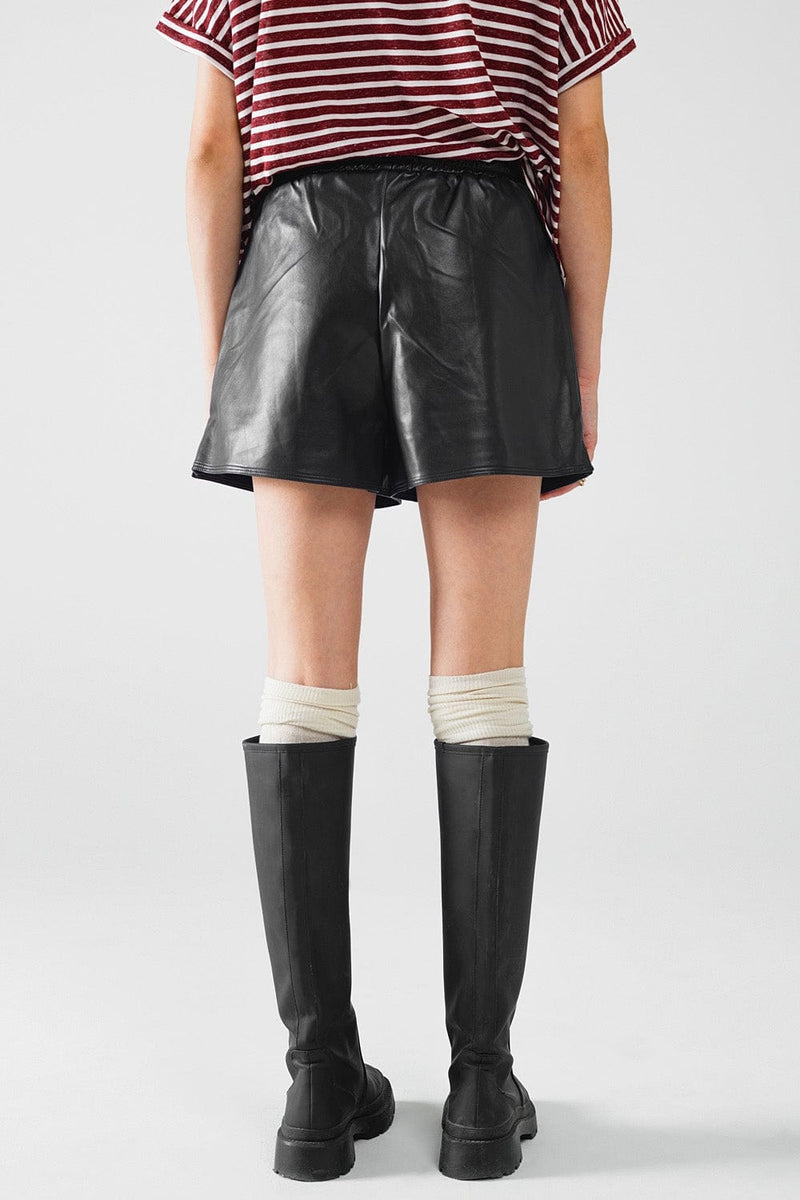 Q2 Women's Shorts Black Faux Leather Shorts With Gathering At The Waist With Drawstring