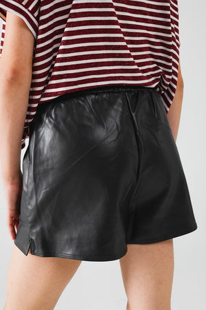 Q2 Women's Shorts Black Faux Leather Shorts With Gathering At The Waist With Drawstring