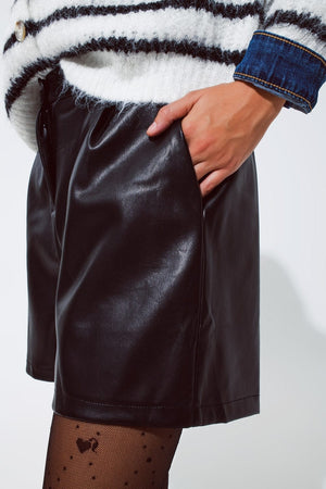 Q2 Women's Shorts Faux Leather Oversized Shorts With Pleat Down The Front And Pockets In Black