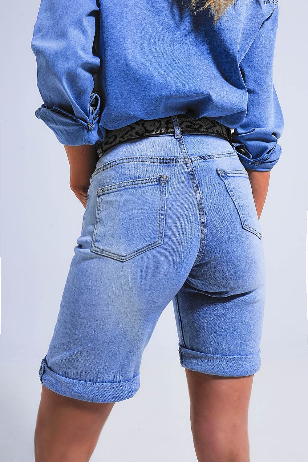 Q2 Women's Shorts Roll Hem Denim Short in Mid Blue