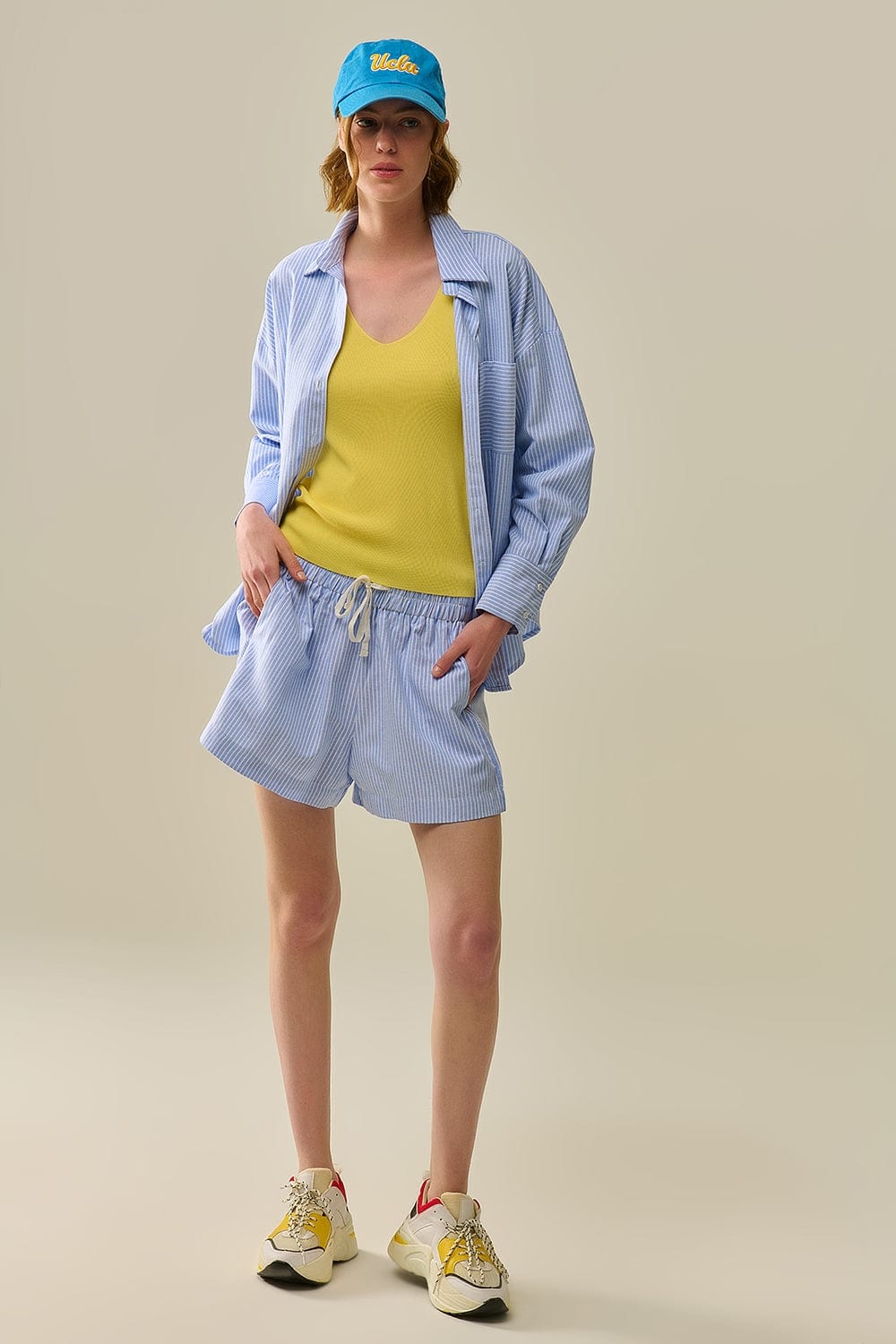 Q2 Women's Shorts Short With Stripes And Strings In The Waistband
