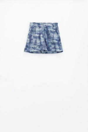 Q2 Women's Shorts Shorts In Tie Dye Blue With Front And Back Pockets