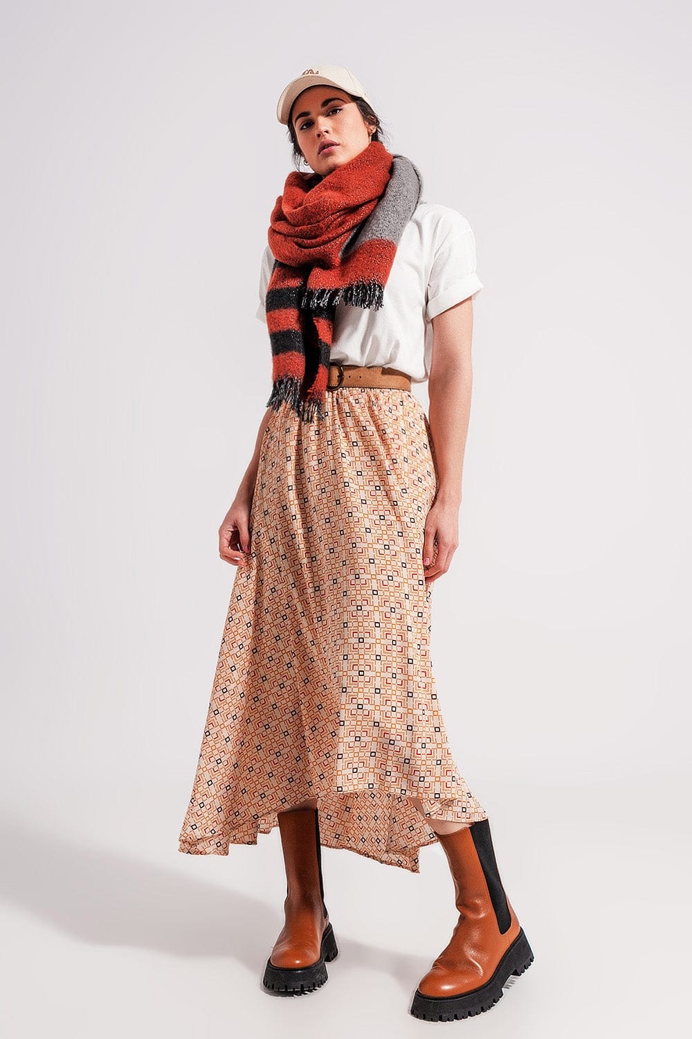 Q2 Women's Skirt 90s Midi Skirt in Geo Print