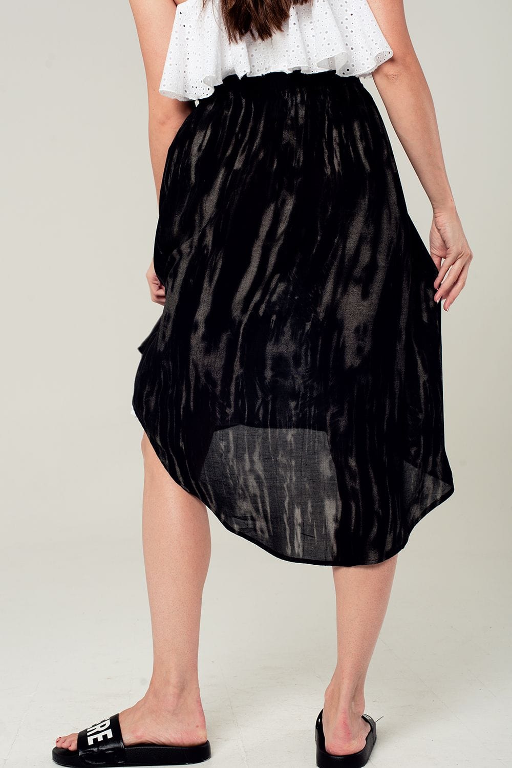 Q2 Women's Skirt Asymmetric hem skirt in black and gray print