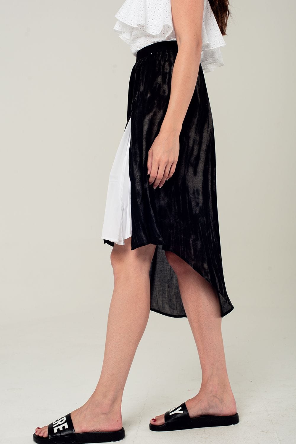 Q2 Women's Skirt Asymmetric hem skirt in black and gray print