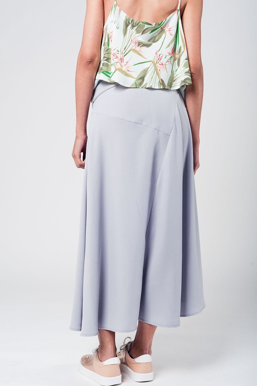 Q2 Women's Skirt Grey midi skirt with belt