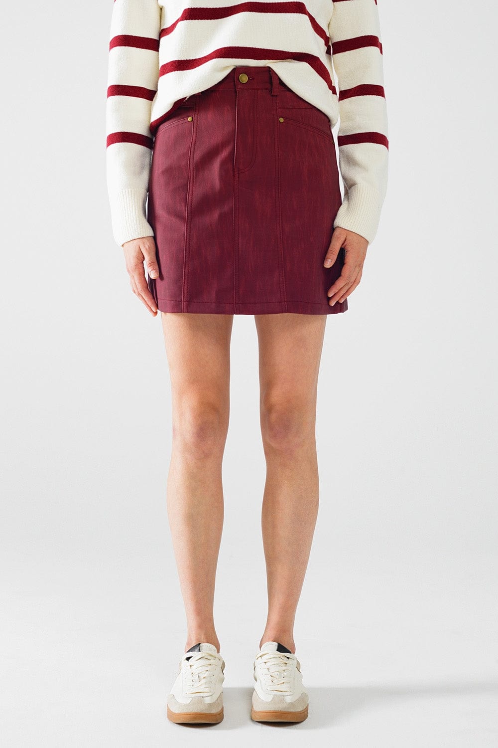 Q2 Women's Skirt Straight Mini Skirt In Burgundy With Pockets