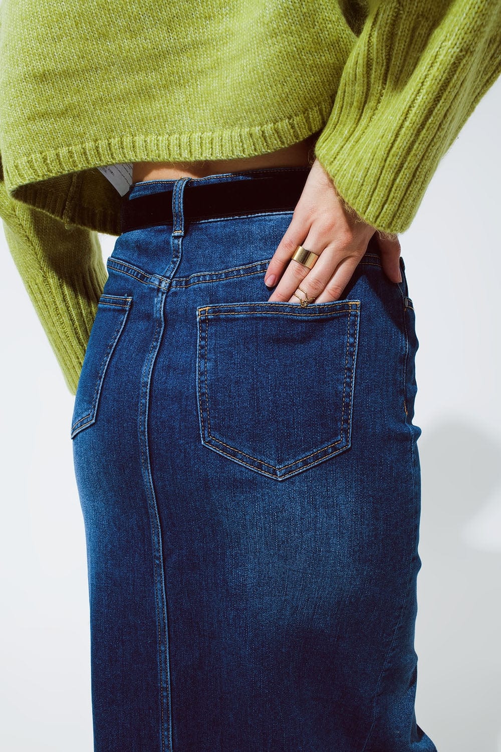Q2 Women's Skirt Stretch Denim Maxi Skirt With Slit At The Front In Mid Wash