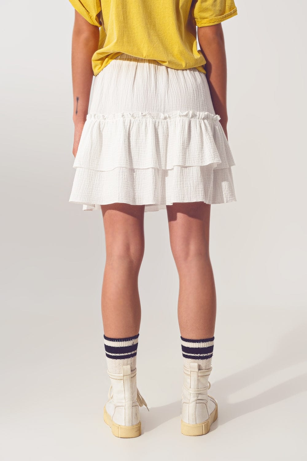 Q2 Women's Skirt Textured Ruffle Mini Skirt in White