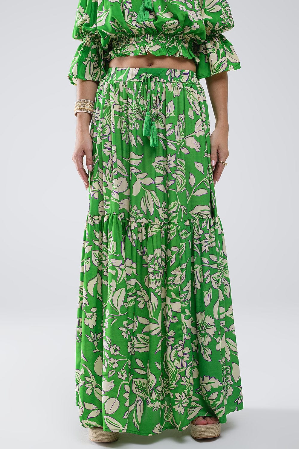 Q2 Women's Skirt Tiered Maxi Skirt In Green Floral Print