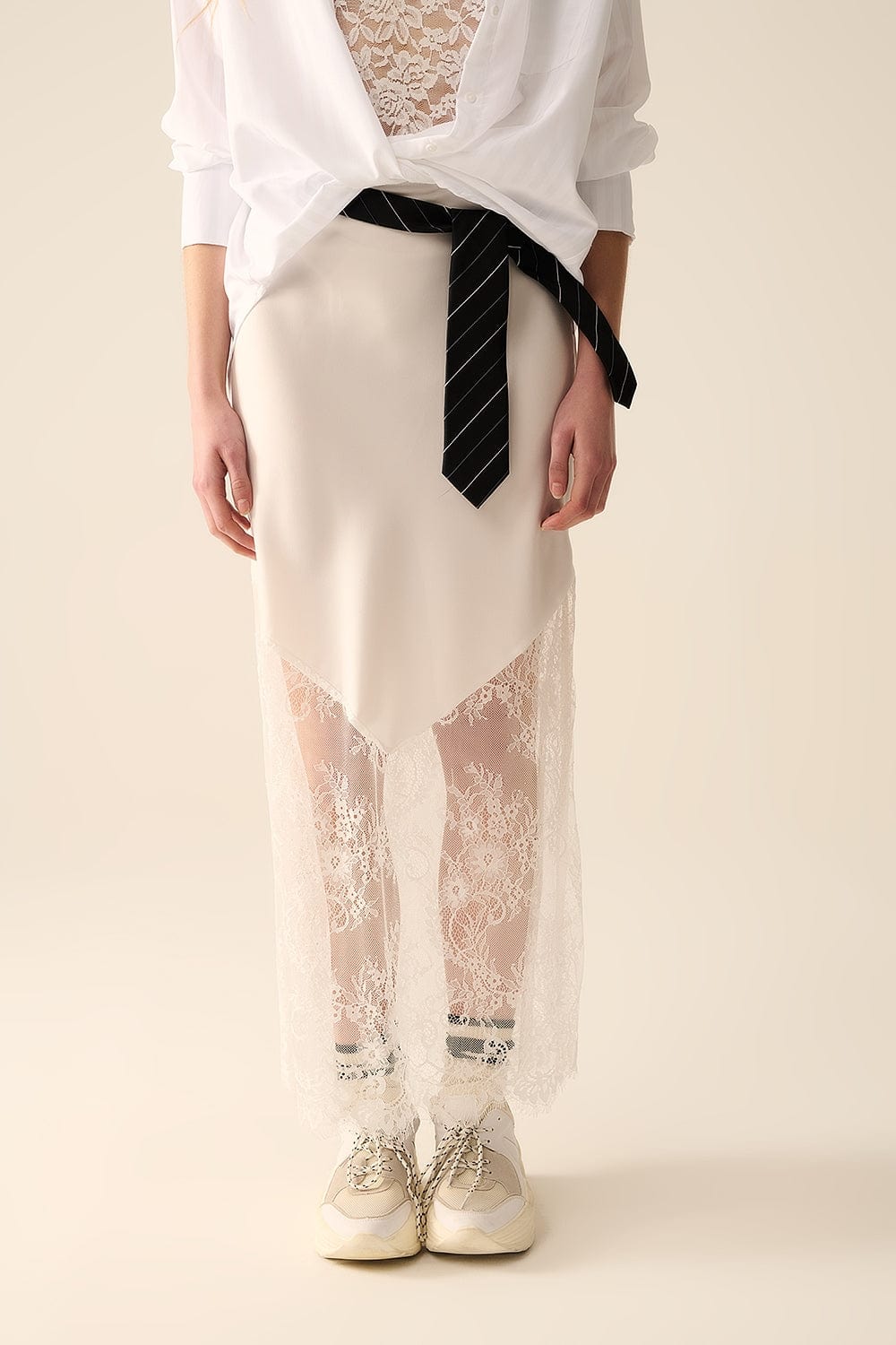 Q2 Women's Skirt White Satin Skirt With Lace At The Bottom