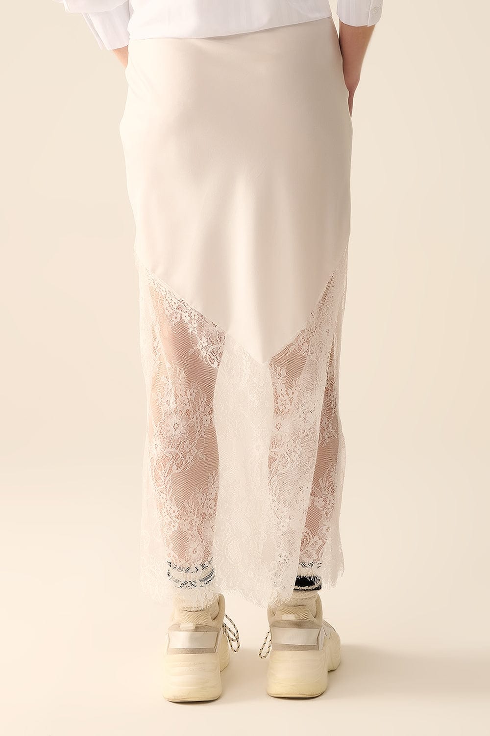 Q2 Women's Skirt White Satin Skirt With Lace At The Bottom