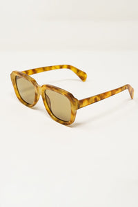 Q2 Women's Sunglasses One Size / Beige Chunky Square Sunglasses With Yellow Tinted Frame In Light Tortoise Shell