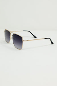 Q2 Women's Sunglasses One Size / Black Aviator Vintage Sunglasses With Golden Rim