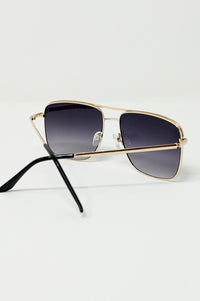 Q2 Women's Sunglasses One Size / Black Aviator Vintage Sunglasses With Golden Rim