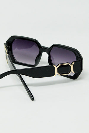 Q2 Women's Sunglasses One Size / Black Black Diamond-Shaped Sunglasses And Goldden Detail