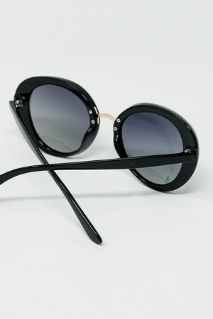 Q2 Women's Sunglasses One Size / Black Black Oval Shaped Sunglasses With Metal Gold Detail