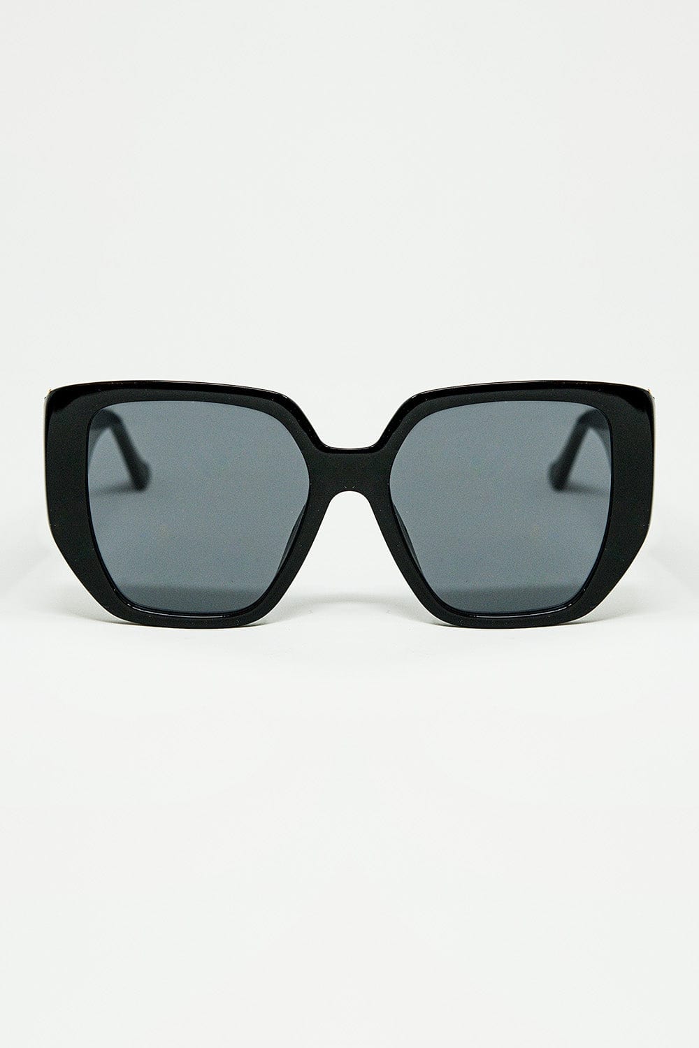 Q2 Women's Sunglasses One Size / Black Black Pin-Up Style Sunglasses With Geometric Design And Cat Eyes