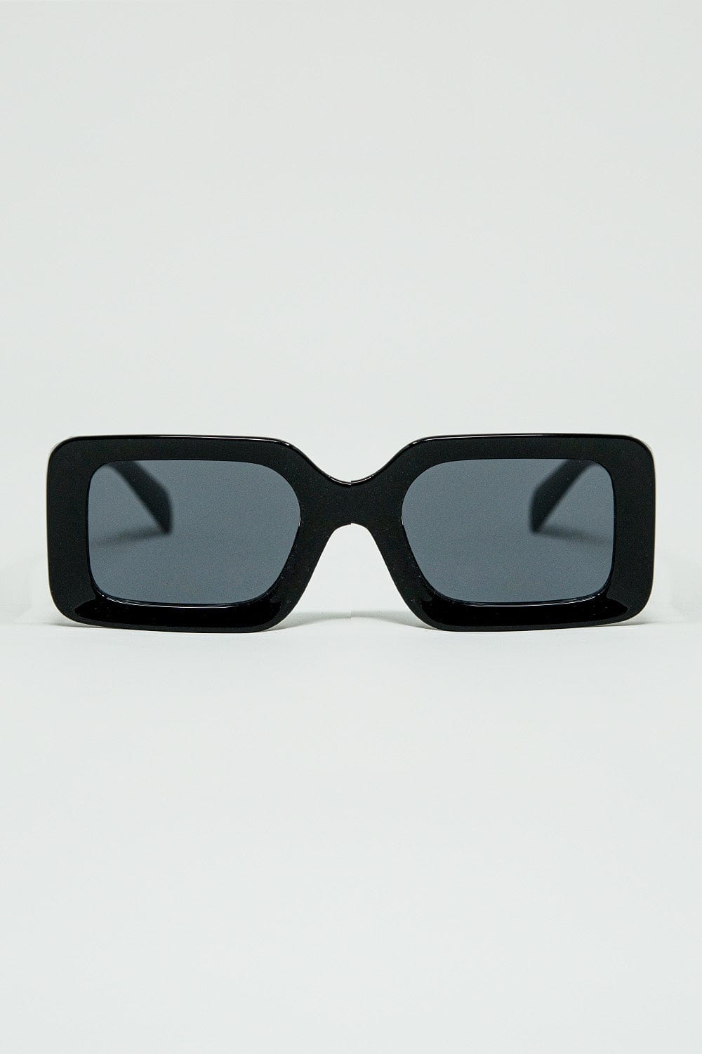 Q2 Women's Sunglasses One Size / Black Black Square Sunglasses With Detail On The Side