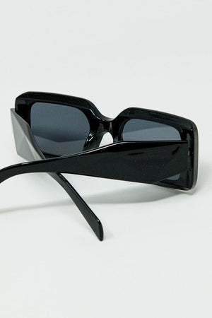 Q2 Women's Sunglasses One Size / Black Black Square Sunglasses With Detail On The Side