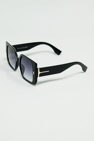 Q2 Women's Sunglasses One Size / Black Black Square Sunglasses With Gold Detail On The Side