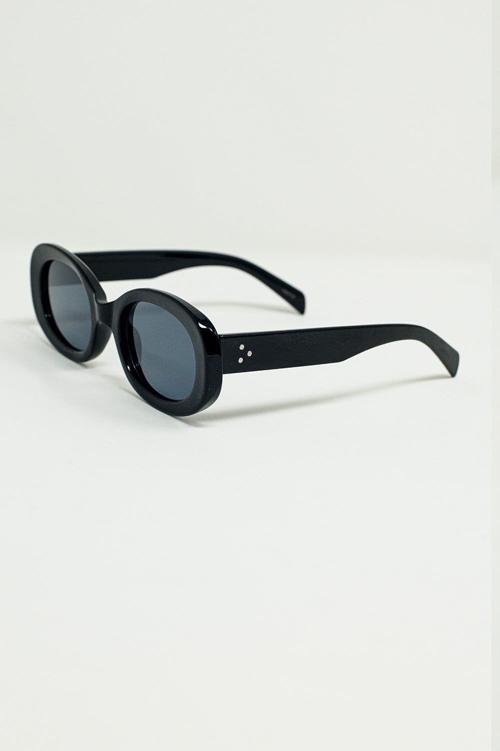 Q2 Women's Sunglasses One Size / Black Oversized Oval Sunglasses In Black